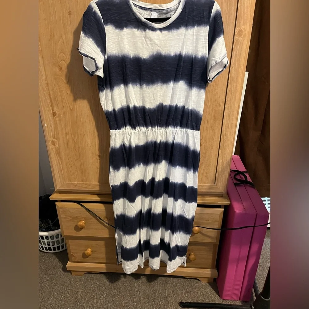 Blue and white dress - Picture 1 of 2